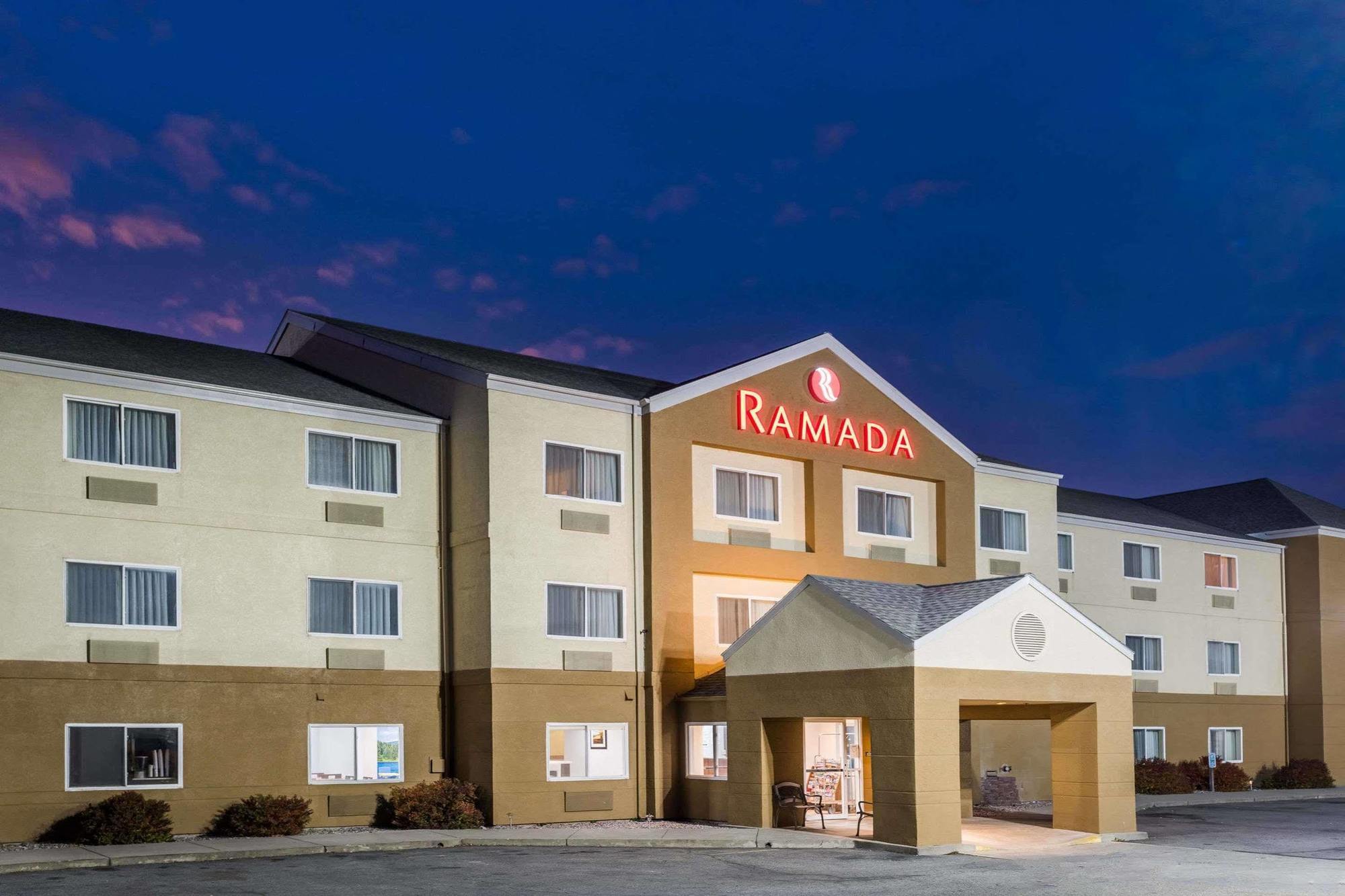 Отель Ramada By Wyndham Кёр-д'Ален Экстерьер фото